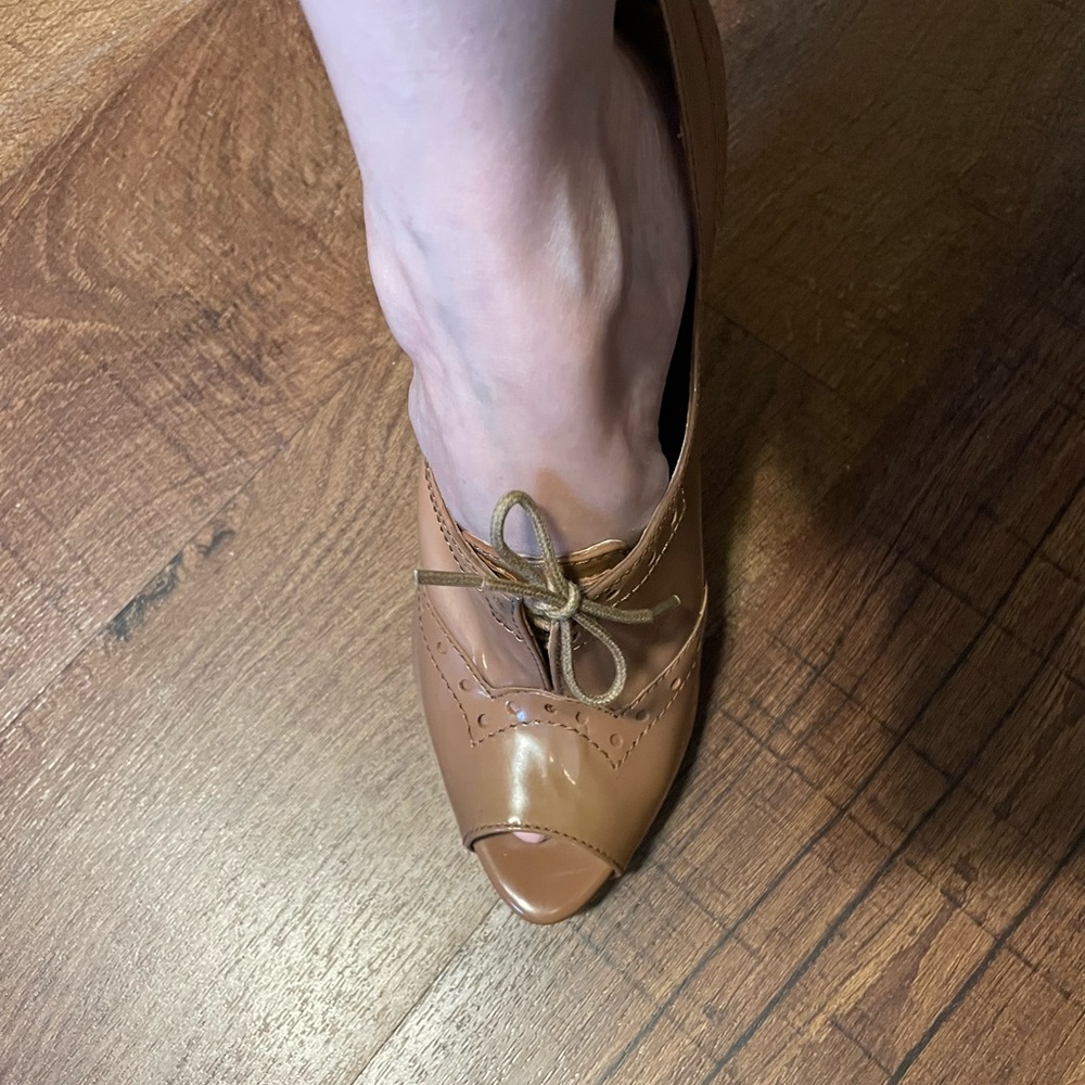 Report Signature Ellis Nude …New in box